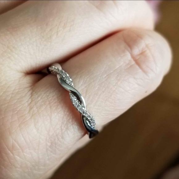 New 925 Silver Diamond Twist Band Ring for Women - Picture 7 of 9